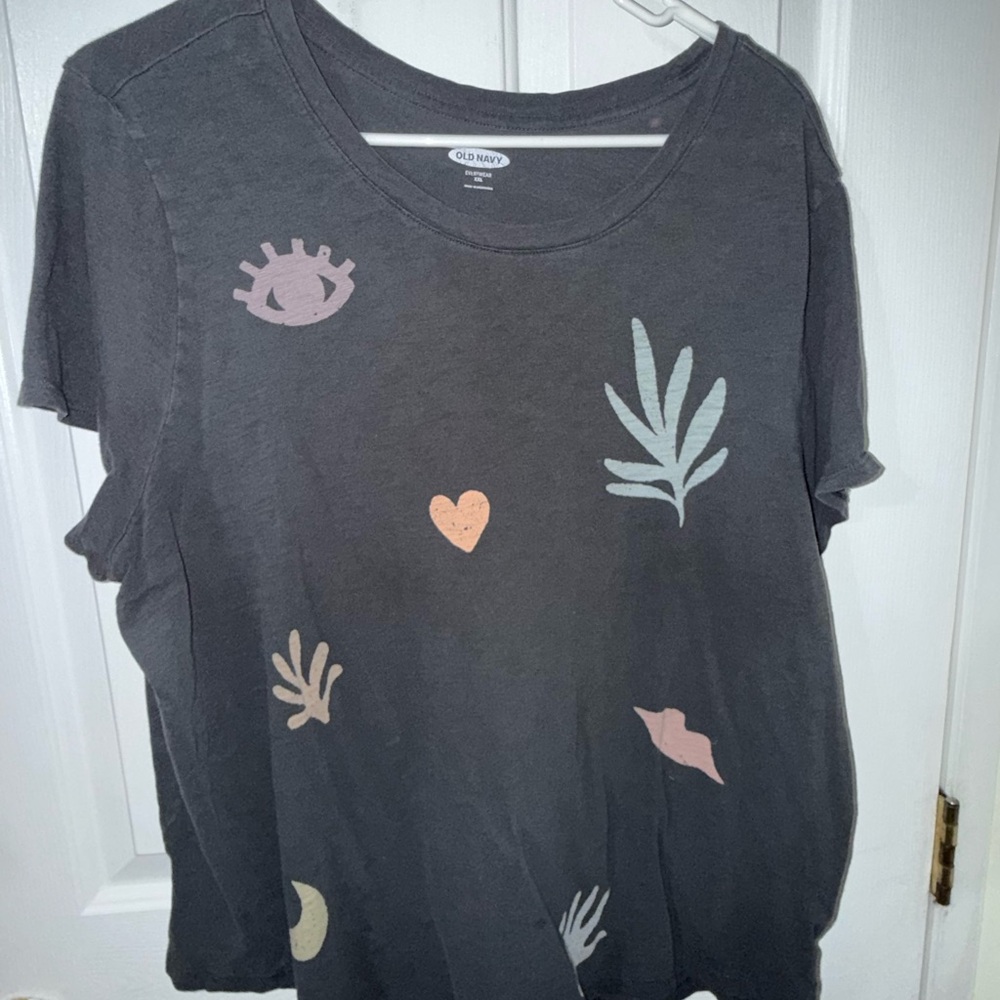 Old Navy Charcoal Graphic Tee with Pastel Motifs